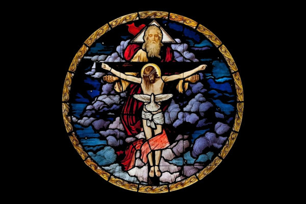 Adoración a la Trinidad – oración que el ángel enseñó a los niños de Fátima